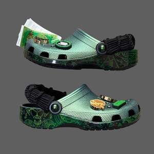 Crocs x Wicked Elphaba Classic Clog Glow In The Dark M4 W6